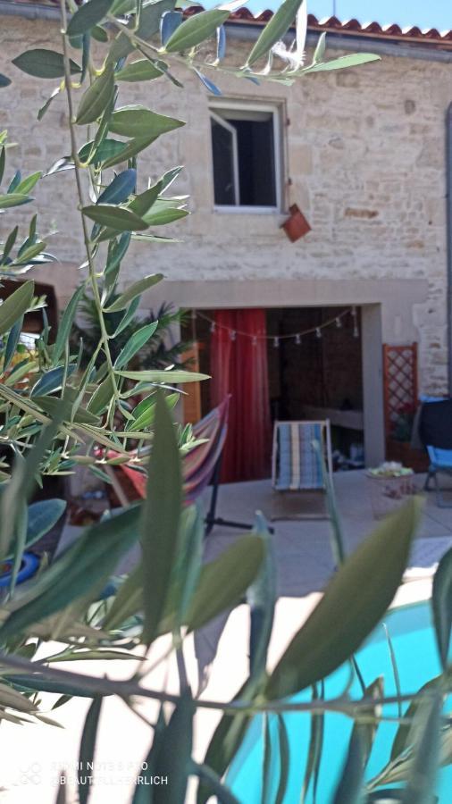 Ferienwohnung Belle Chambre D'Hote Pour 2 A 4 Personnes Chef-Boutonne Exterior foto